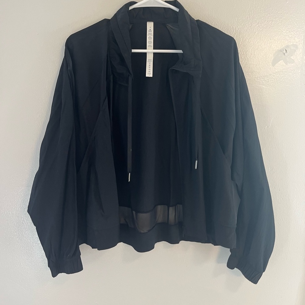 Lululemon light mesh jacket -Size 6